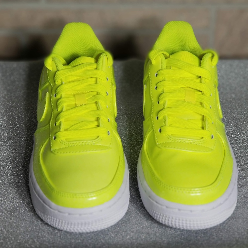 🚨LAST ONE🚨 Nike Air Force 1 LV8 UV - Picture 3 of 5